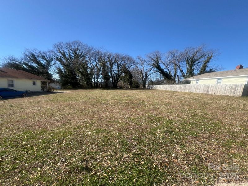 424 SW 2nd St #20, Hickory, NC 28602