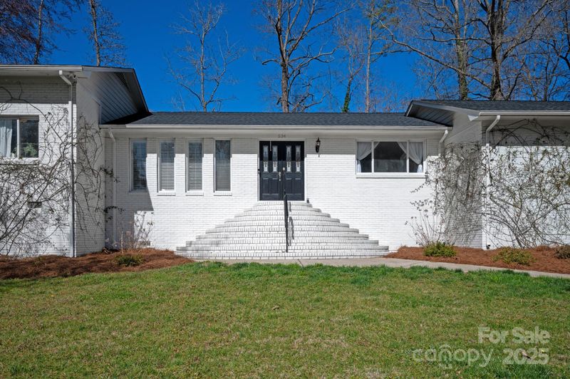 534 Kirby Ln, Matthews, NC 28104