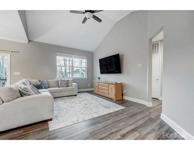 7595 Lakehaven Dr, Denver, NC 28037