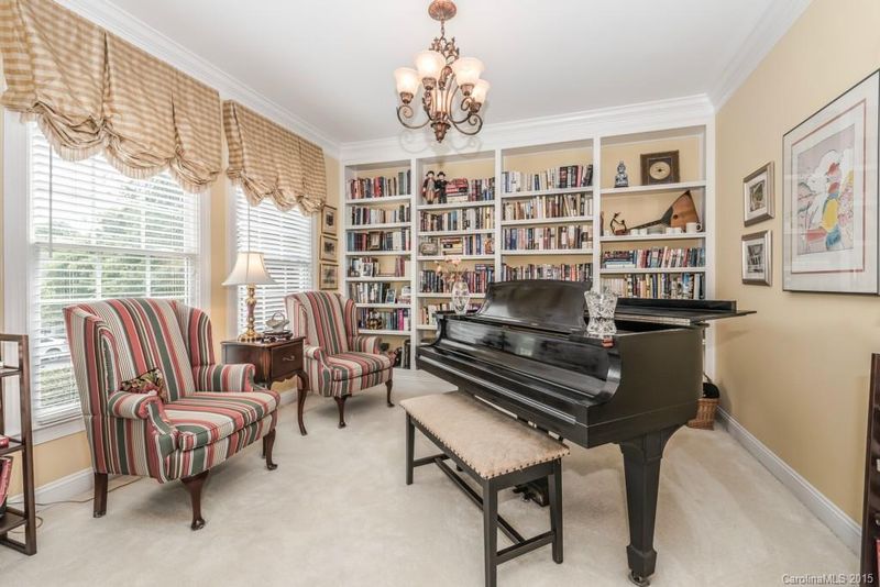 10004 Reniston Dr, Charlotte, NC 28210