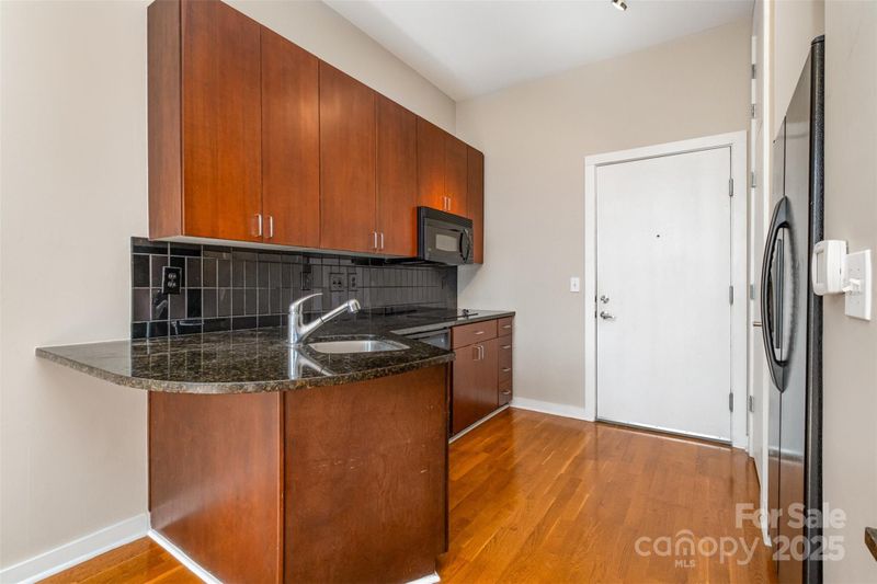 525 E Sixth St #208, Charlotte, NC 28202