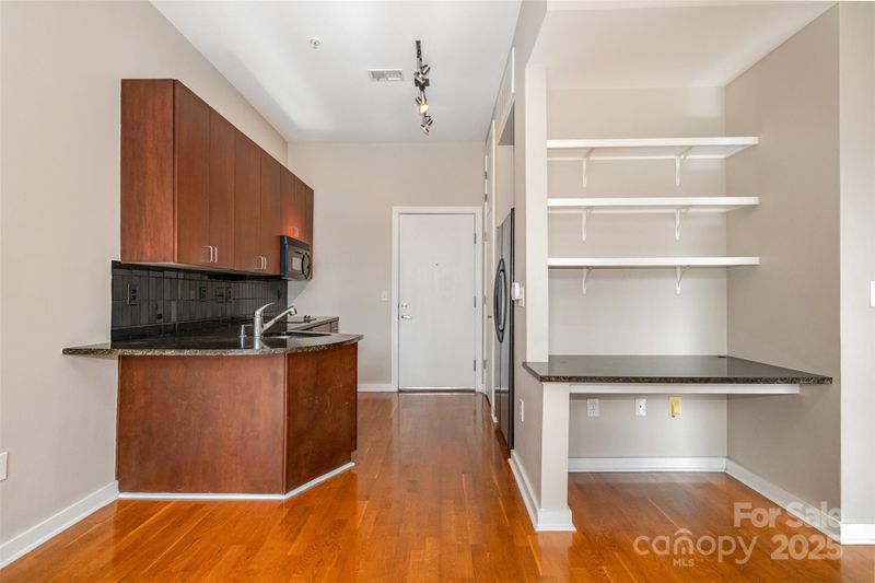 525 E Sixth St #208, Charlotte, NC 28202