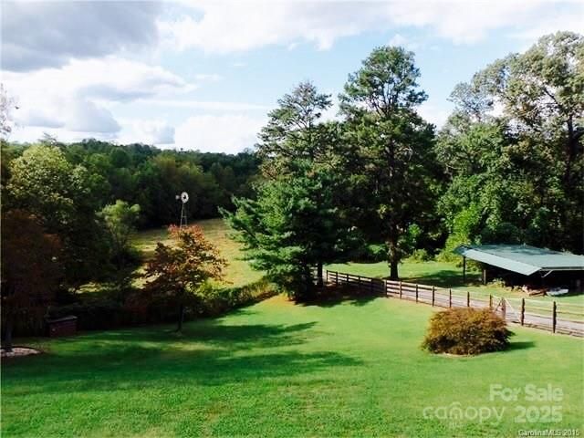 1262 Ring Tail Rd, Claremont, NC 28610