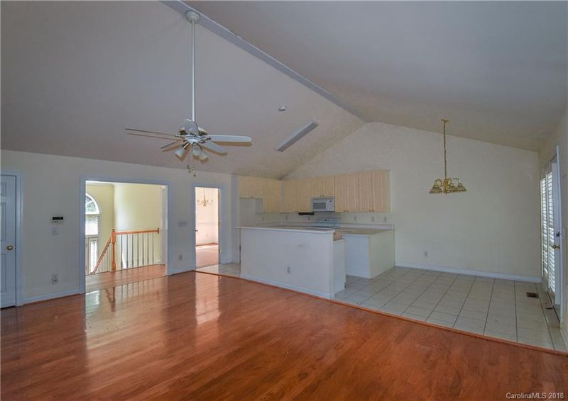 4631 Jamesville Dr, Matthews, NC 28105