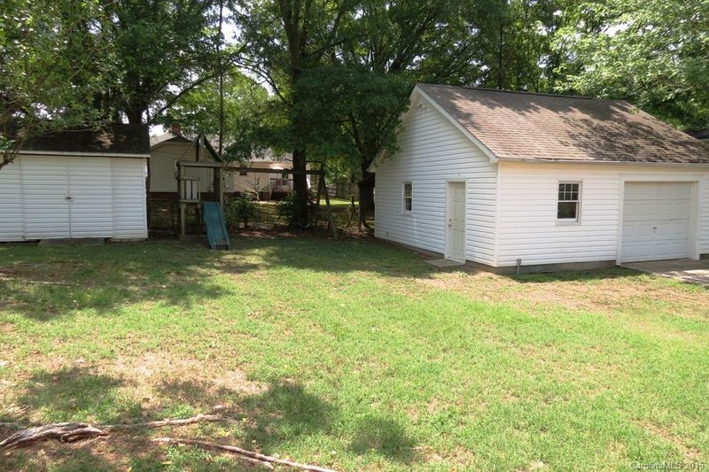 207 Rogers Lake Rd, Kannapolis, NC 28081
