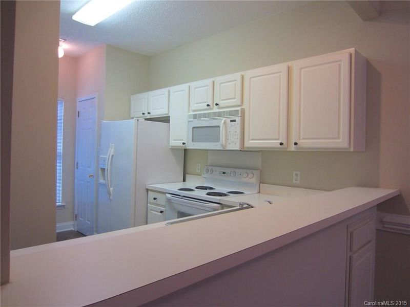 9053 Cinnabay Dr #162, Charlotte, NC 28216