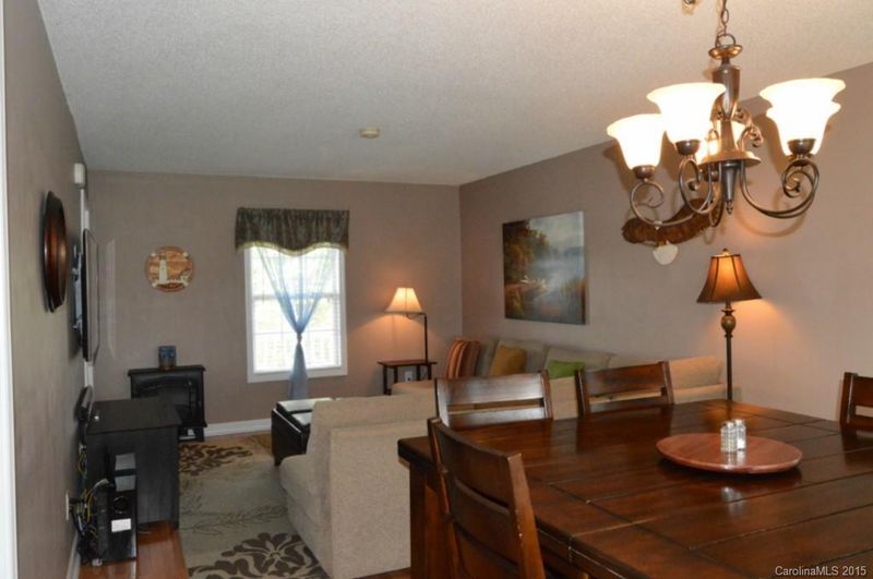 2717 Eagle Dr, Lincolnton, NC 28092