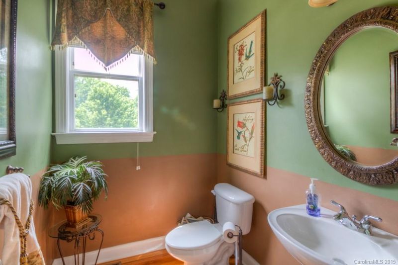 10129 Treetop Ln, Cornelius, NC 28031