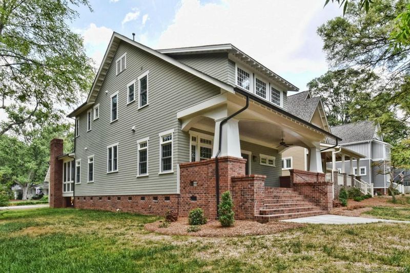 3028 Cambridge Rd, Charlotte, NC 28209