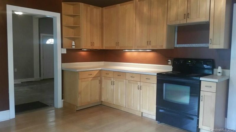 409 E Iredell Ave #5, Mooresville, NC 28115