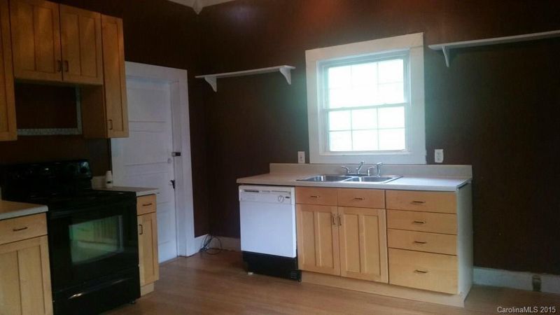 409 E Iredell Ave #5, Mooresville, NC 28115