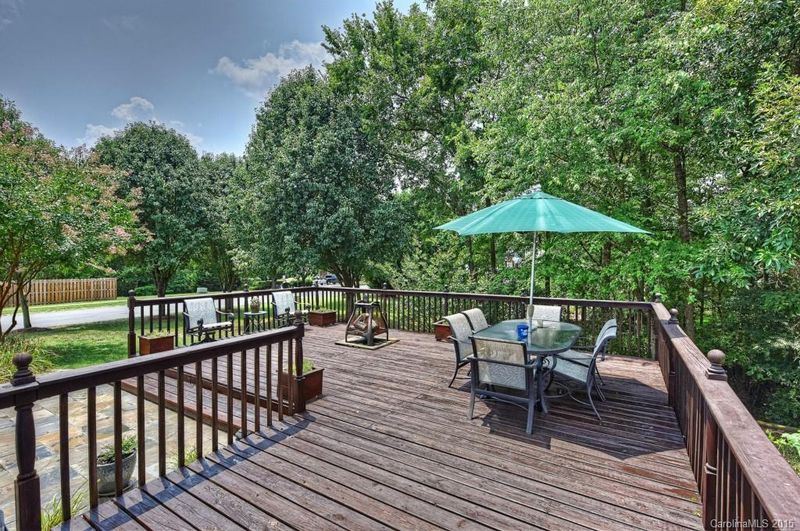 11413 Fox Hill Dr, Charlotte, NC 28269