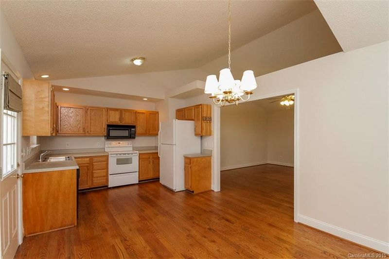 619 Flicker St, Kannapolis, NC 28027