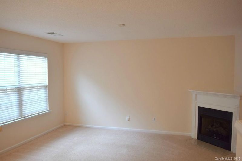 130 Arlington Downs Blvd #130, Matthews, NC 28104