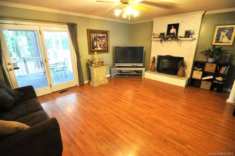 100 Sardis Grove Ln, Matthews, NC 28105