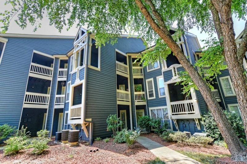 2135 Regatta Ln #207, Denver, NC 28037