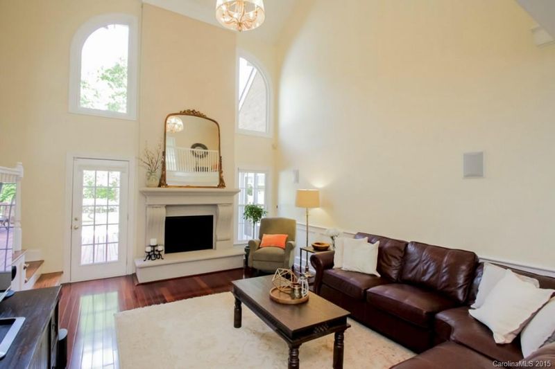 11420 Chestnut Hill Dr, Matthews, NC 28105