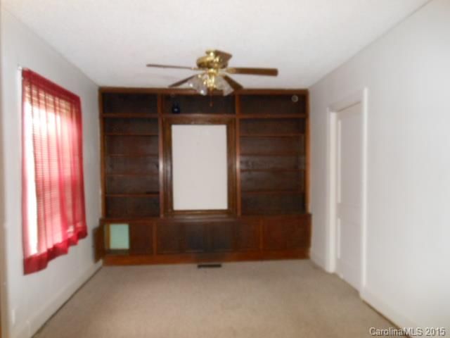 916 Westbrook Dr, Charlotte, NC 28202