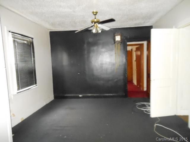 916 Westbrook Dr, Charlotte, NC 28202