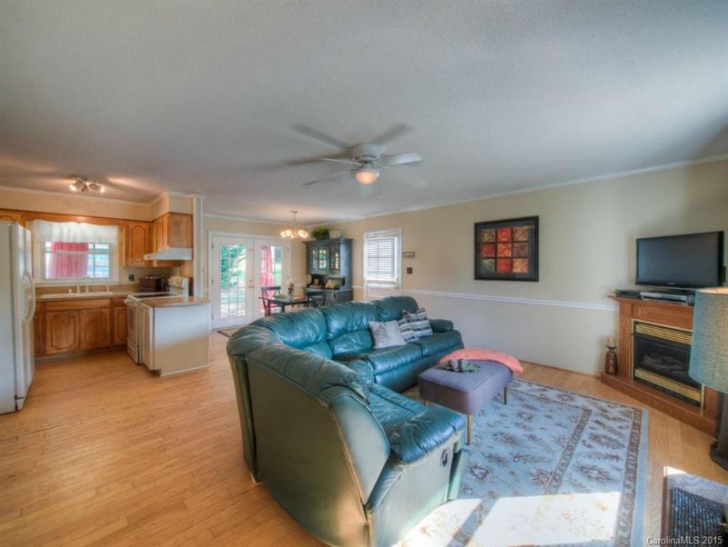 111 Springwood Dr, Belmont, NC 28012