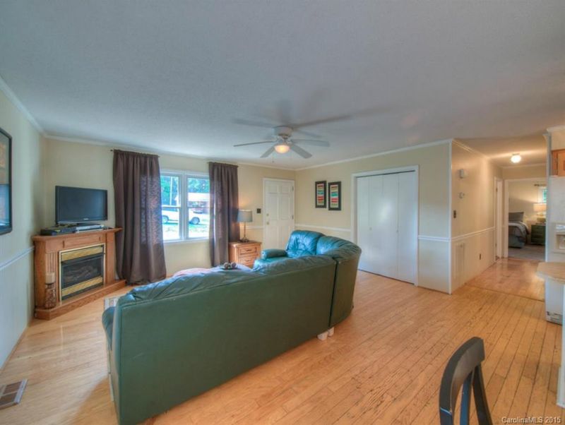 111 Springwood Dr, Belmont, NC 28012