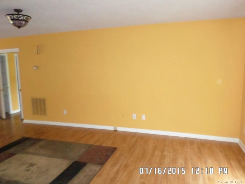 108 Carpenter Cir, Mount Holly, NC 28120