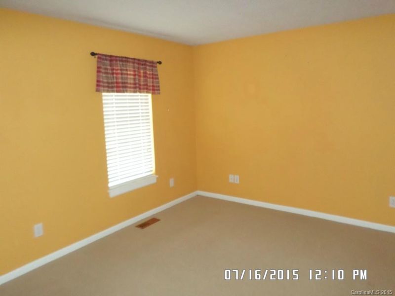 108 Carpenter Cir, Mount Holly, NC 28120
