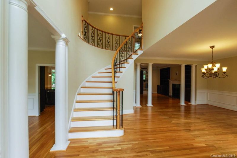 1227 Sumner Hall Ln, Charlotte, NC 28226