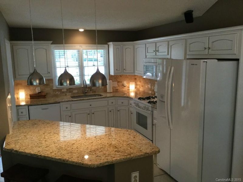 102 Old Granite Ct, Gastonia, NC 28056