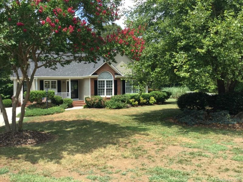 102 Old Granite Ct, Gastonia, NC 28056