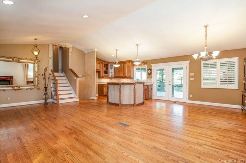 4016 Woodfox Dr, Charlotte, NC 28277