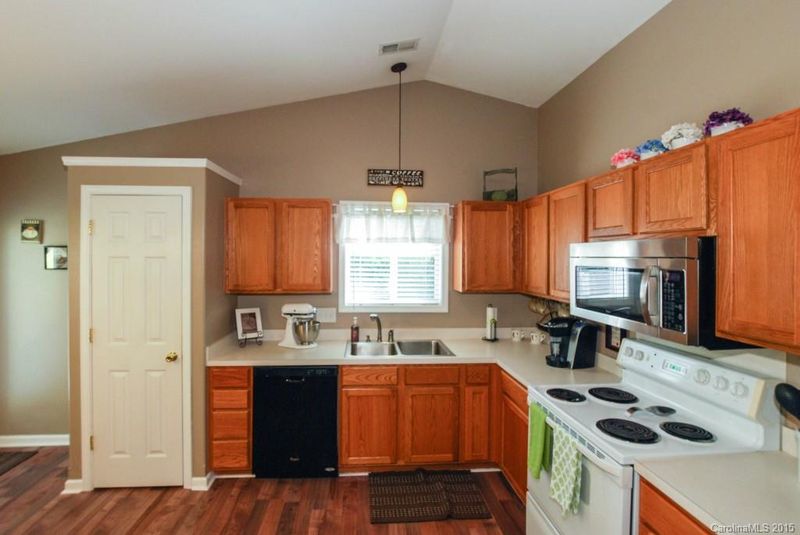 3704 Nuthatch Dr, Indian Trail, NC 28079