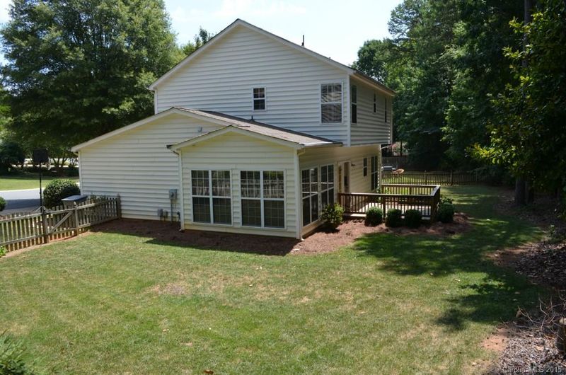 2204 Thorson Hill Ct, Charlotte, NC 28212