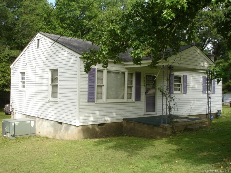 2322 Circle Dr, Great Falls, SC 29055