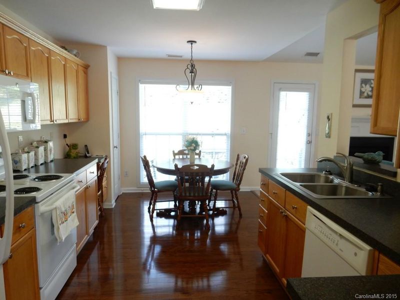 14912 Castlebridge Ln, Matthews, NC 28104