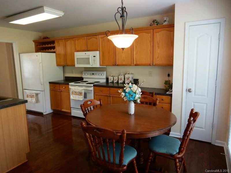 14912 Castlebridge Ln, Matthews, NC 28104