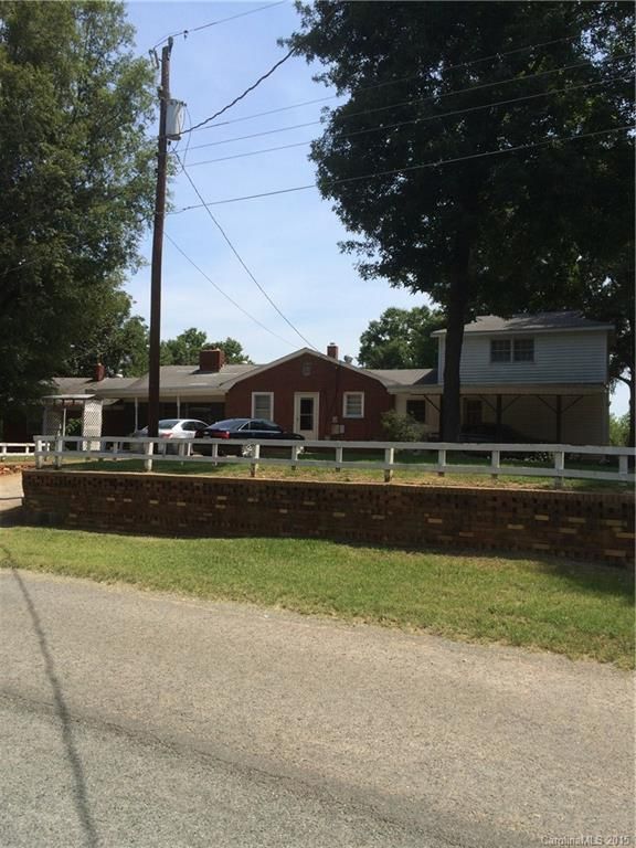 909 Walkers Grove Rd, Wingate, NC 28174