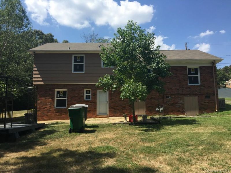 6629 Brookcrest Dr, Charlotte, NC 28210