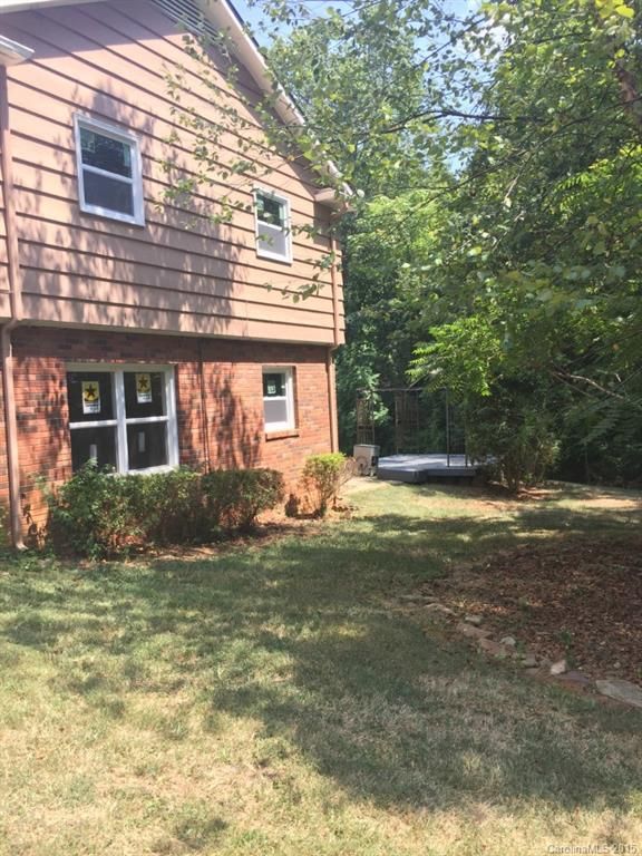 6629 Brookcrest Dr, Charlotte, NC 28210