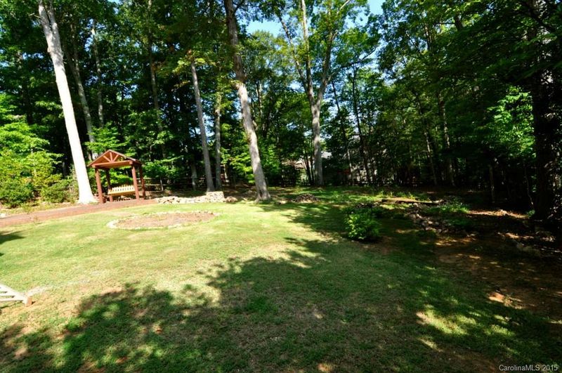 5015 Ridgetop Trl, Charlotte, NC 28215