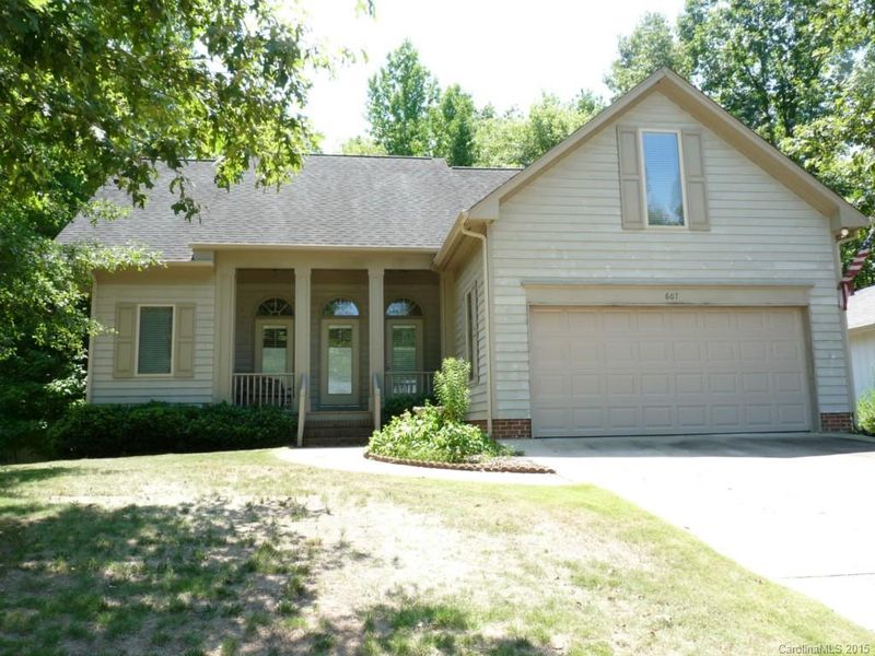 607 Westglen Pl, Lancaster, SC 29720