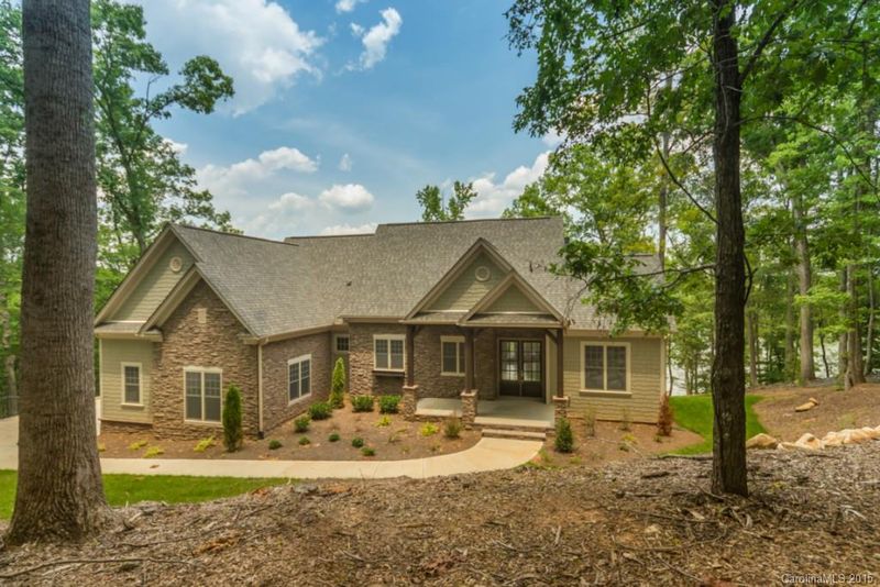 16020 Munson Hill Rd, Charlotte, NC 28278