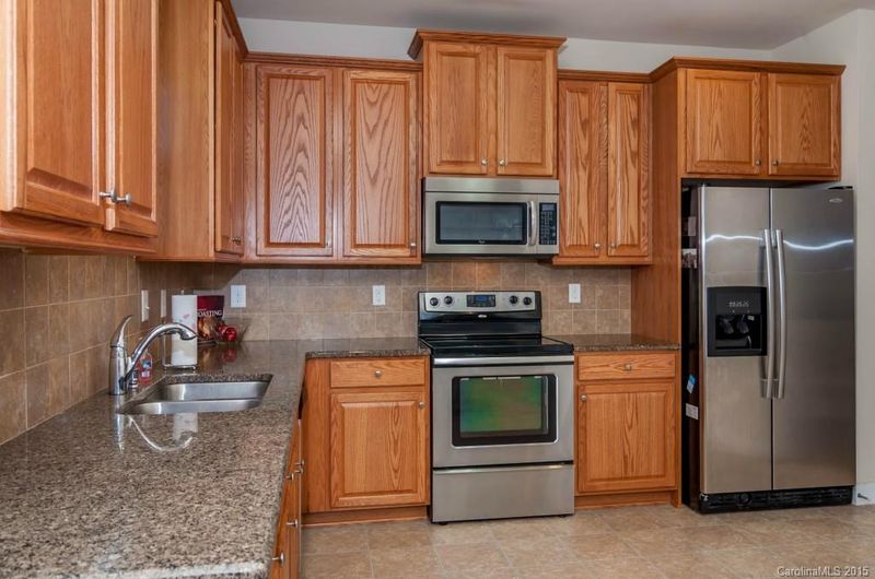 8416 Larkmead Forest Dr, Charlotte, NC 28269