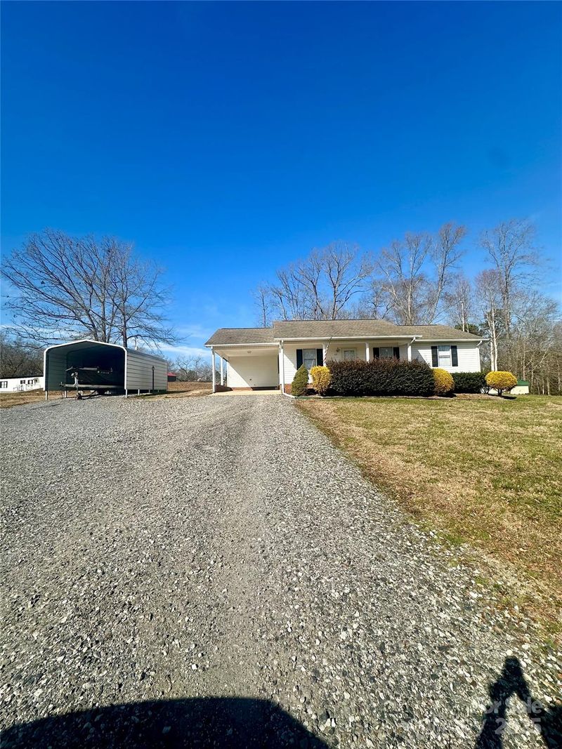 105 Whippoorwill Ridge Dr, Lincolnton, NC 28092