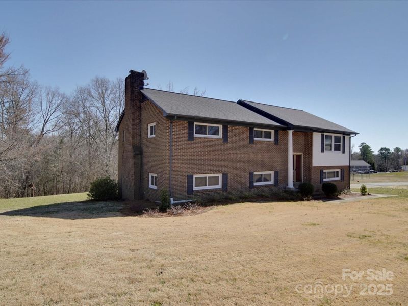 257 Hickory Hill Ln, Stanley, NC 28164