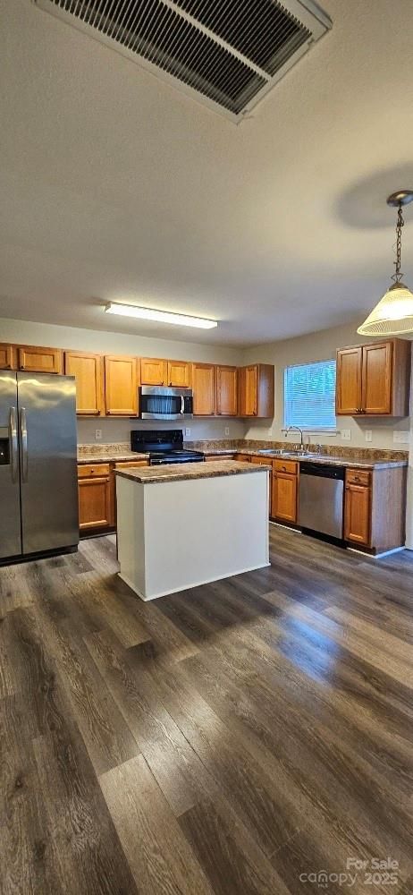 2108 Cranberry Woods Ct, Charlotte, NC 28208
