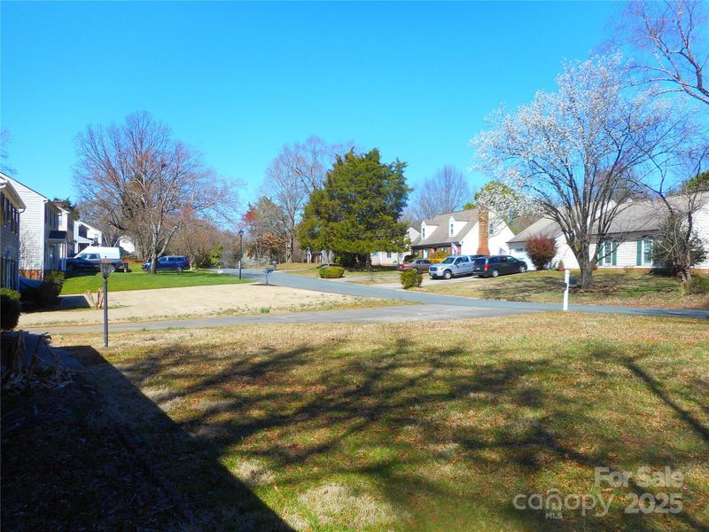 8319 Golf Ridge Dr, Charlotte, NC 28277