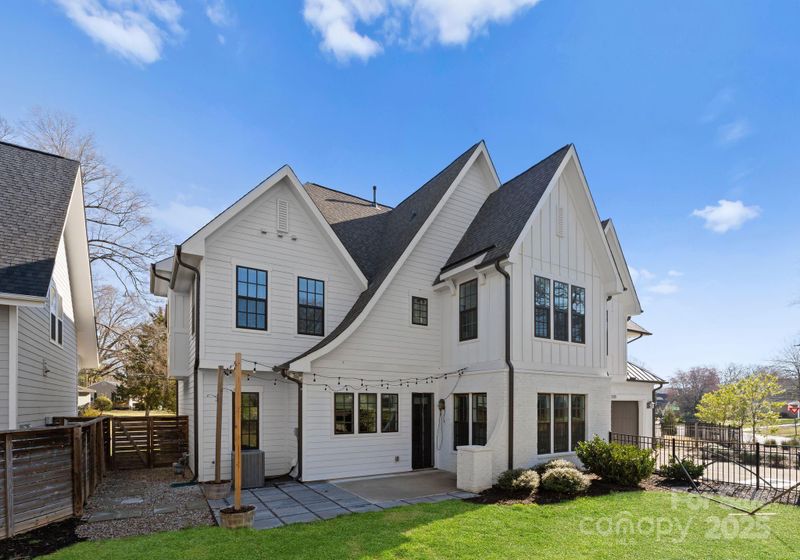 1606 Brook Rd, Charlotte, NC 28205
