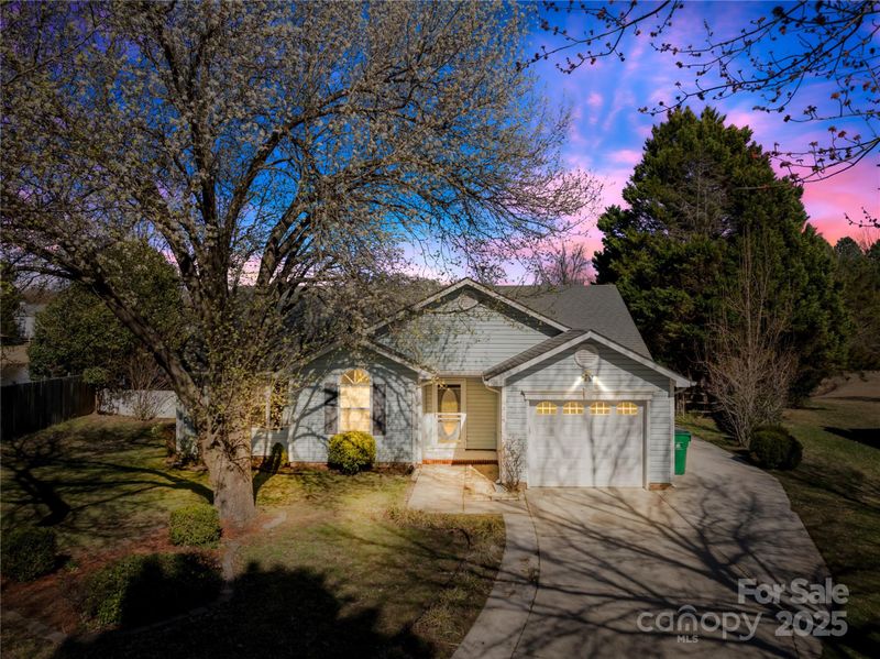 6325 Martin Lake Rd, Charlotte, NC 28227