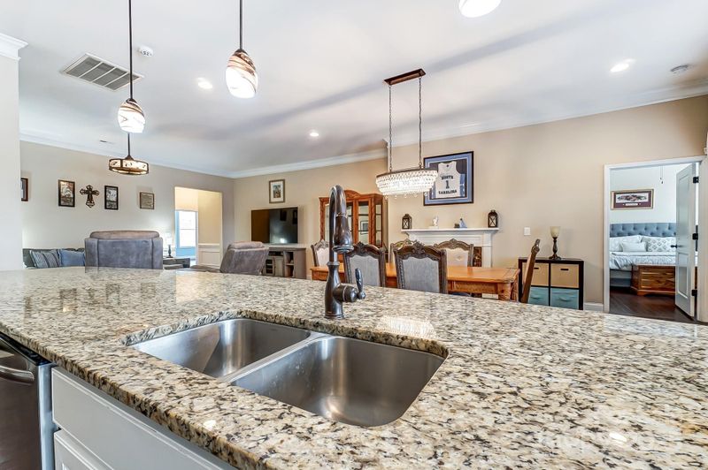 120 Sycamore Dr, Lancaster, SC 29720